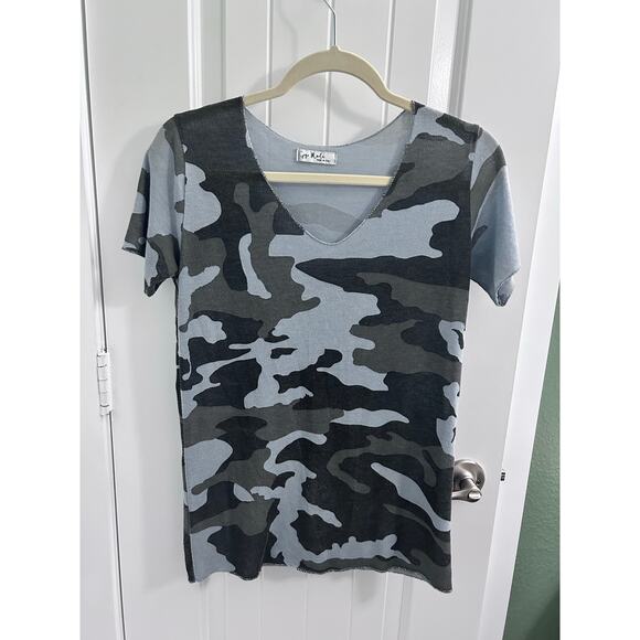 Gigi Moda Apuma Camo V-Neck Top Gray Charcoal Metallic Hem Viscose Made in Italy - Picture 3 of 9